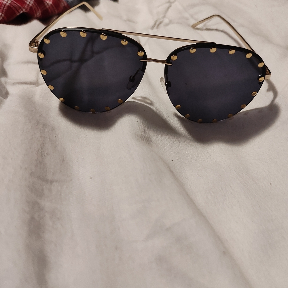 Stylish Black and Gold Sunglasses